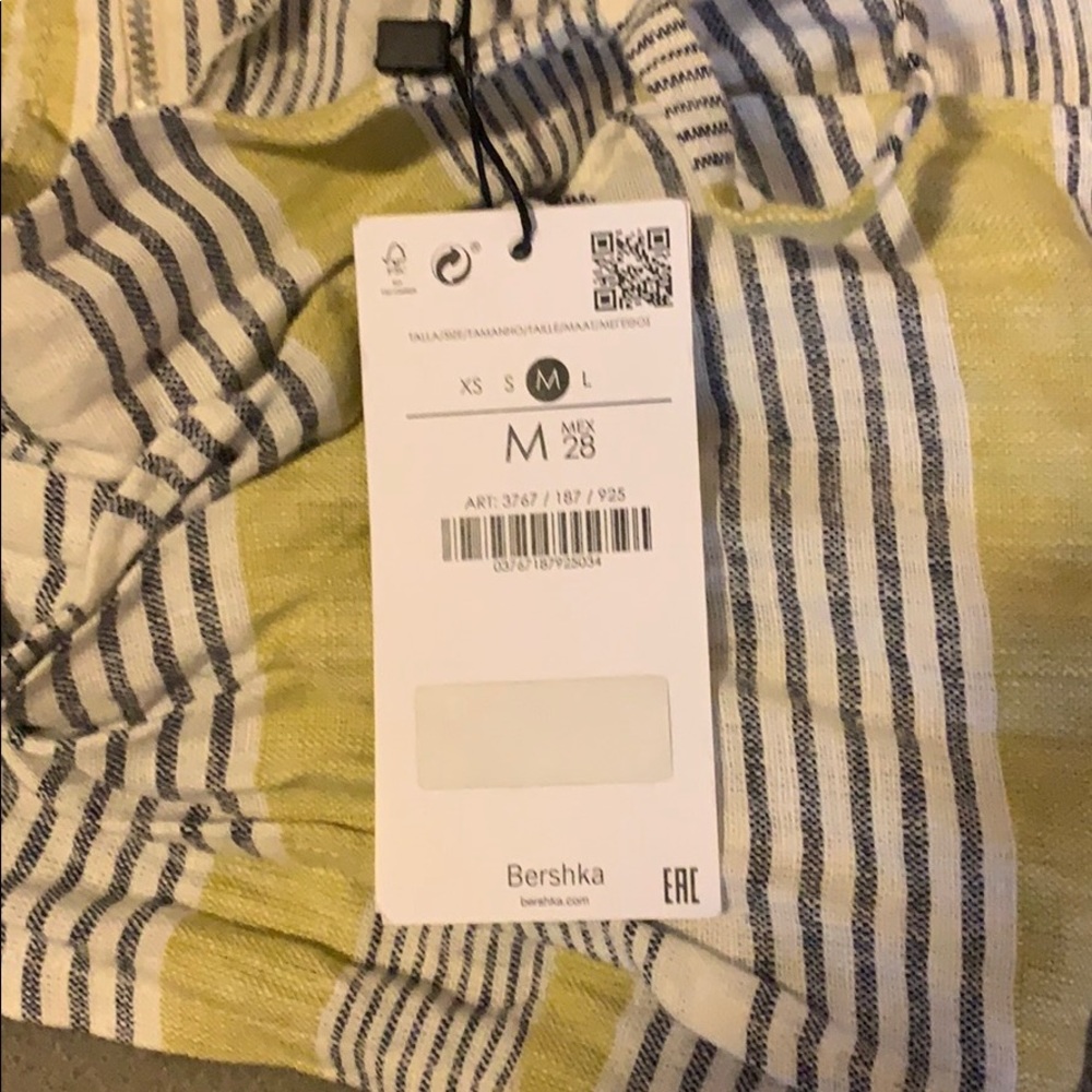 Cropped top with knot NWT - Picture 4 of 4